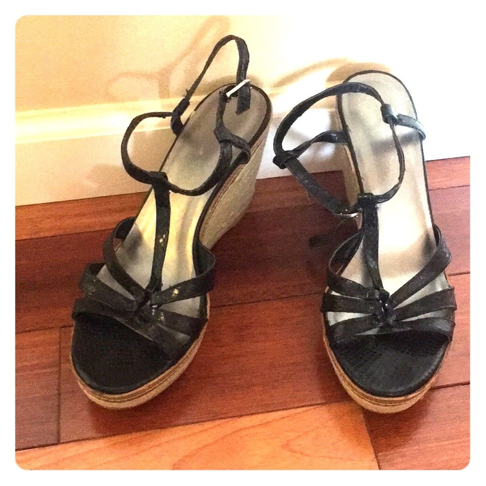 Wedges black